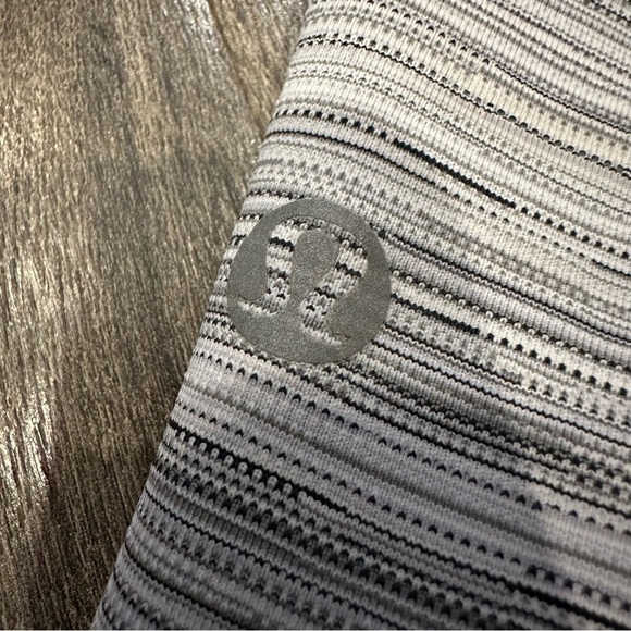 Lululemon High Times Pant Cyber Stripe Silver Fox High Rise 4 Gray White Stripe - Picture 12 of 14